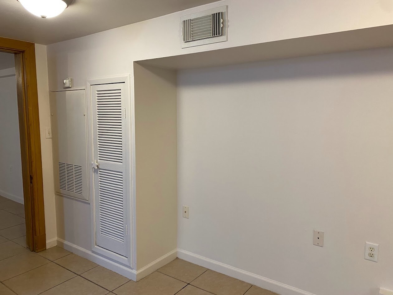 Building Photo - 1823 Robert St