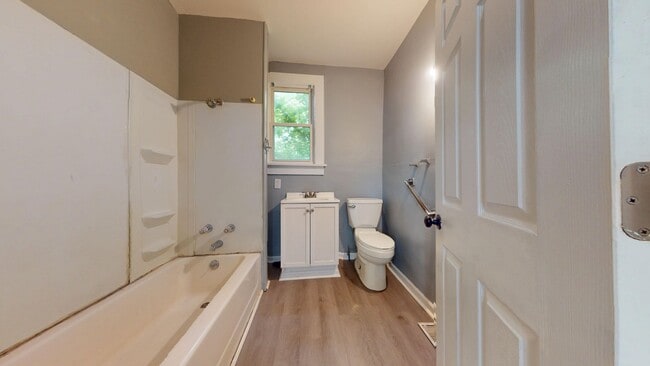 Building Photo - Ashland Schools! 4 bedroom, near town, fre...