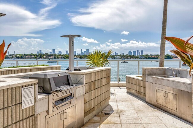 Building Photo - 800 West Ave