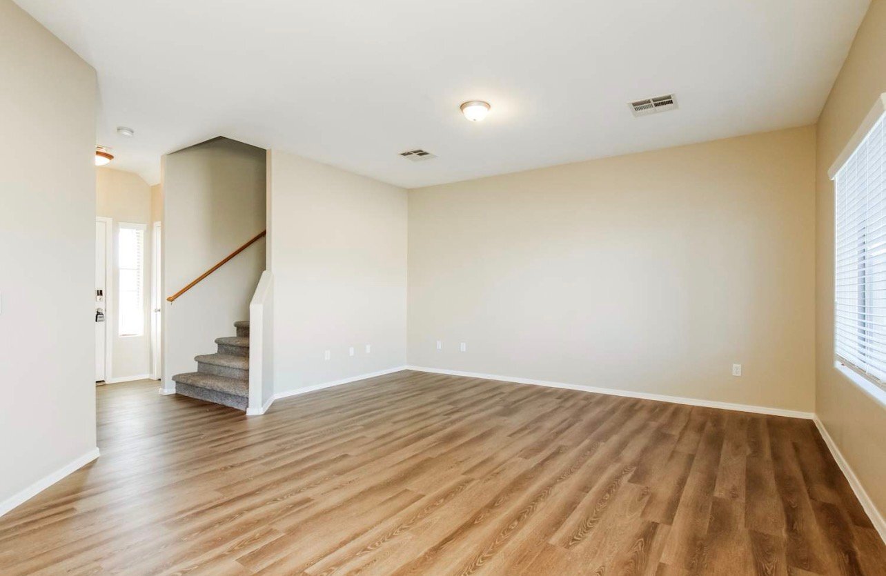 Building Photo - 5622 S 11th Pl