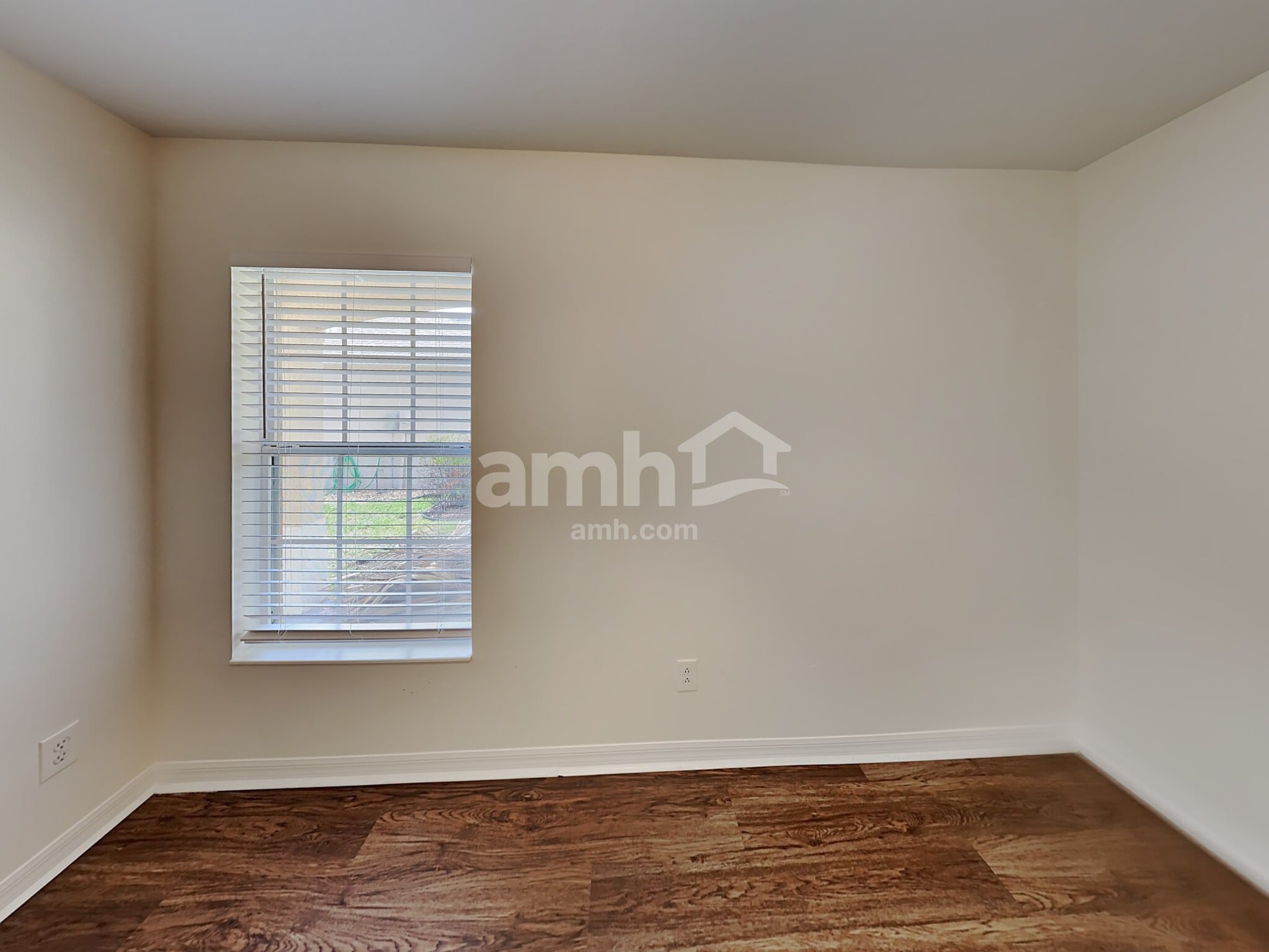 Building Photo - 10126 41st Ct E