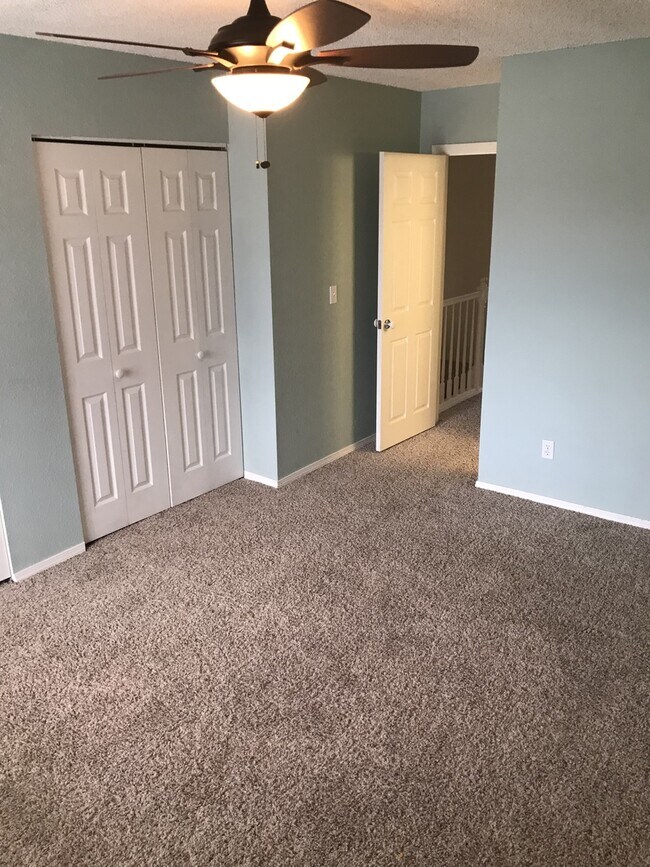 Building Photo - Charming 2-Bed/2.5-Bath Townhome in Cherry Creek School District!