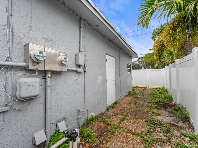 Building Photo - 5880 NW 19th St