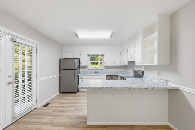 Building Photo - 7800 Temple Acres Dr