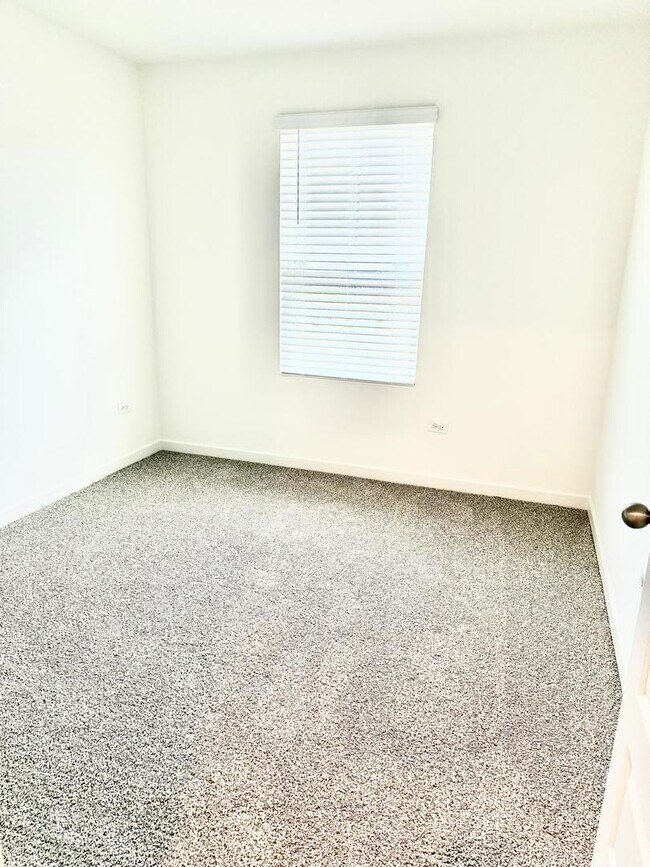 Building Photo - 2272 Barbera Dr