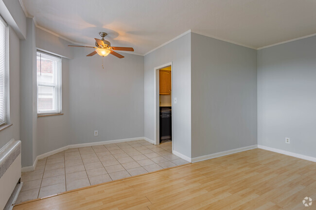 1BD, 1BA - 500-564SF - The Residences at Shaker Square