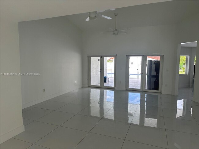 Building Photo - 465 NW 119th Ave
