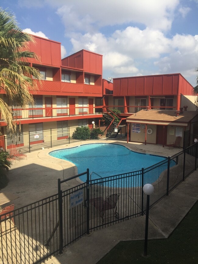 Building Photo - 3243 Nacogdoches Rd