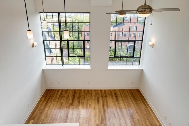 Building Photo - 170 Lafayette St