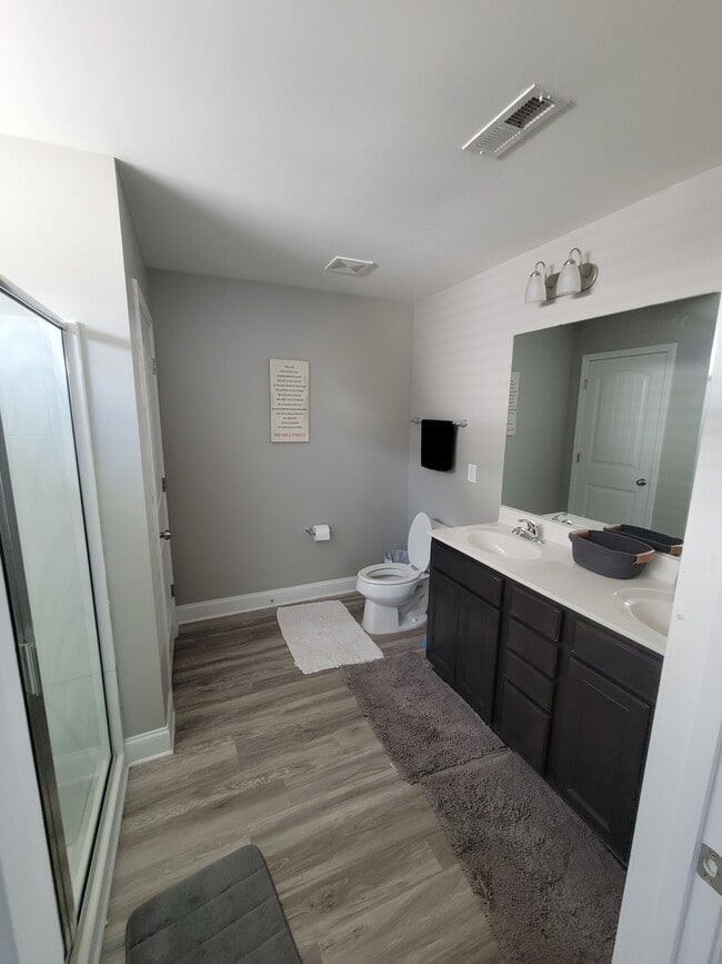 Master bath - 4408 Lady Rita Ln