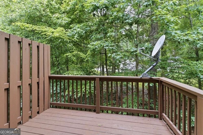 Building Photo - 6710 Stoneleigh Way