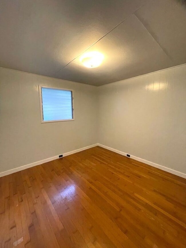 Building Photo - 3 Bed/ 1 Bath home in Honolulu