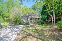 Building Photo - Adorable 2 BR, 2 BA Home - Greater North Main Area, Greenville