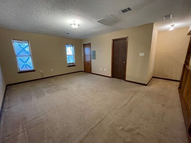 Building Photo - Townhouse: Old Jefferson