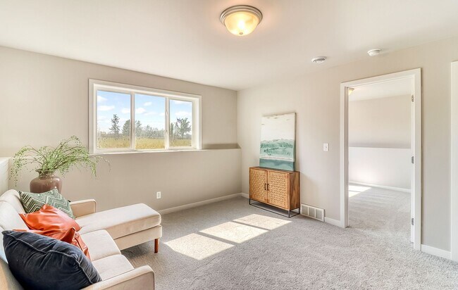 Building Photo - 3 Bed 2 Bath Single Family Home