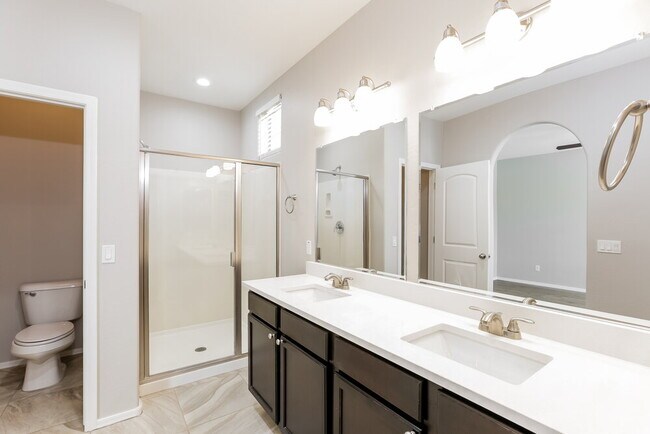 Building Photo - 1735 S Desert View Pl