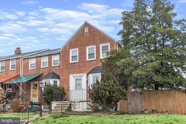 Building Photo - 8336 Wyton Rd