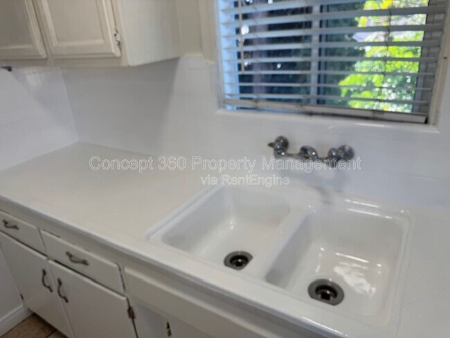 Building Photo - 9855 1/2 Arkansas St