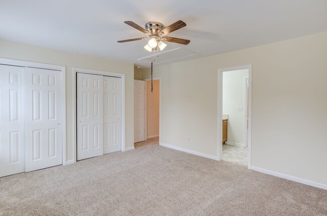 Building Photo - 3 Bedroom Townhouse in Wakefield with 1 Ca...