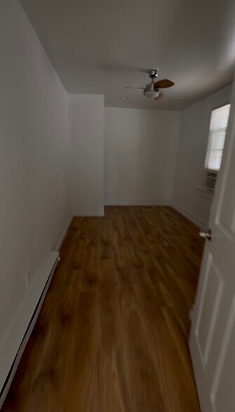 Building Photo - 838 W 41st St