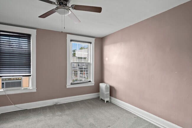 Building Photo - 1109 W 40th St