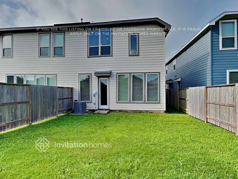 Building Photo - 4027 Champlain Wy