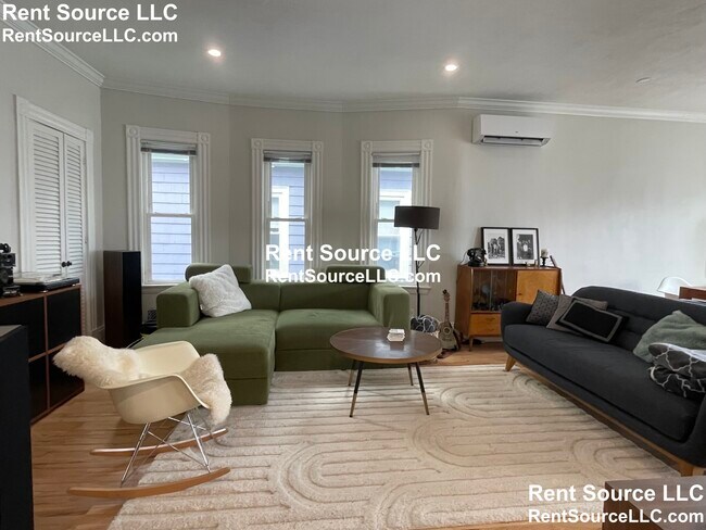 Building Photo - 12 Seven Pines Ave