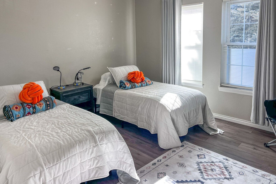 Building Photo - 6414 Caddy Point