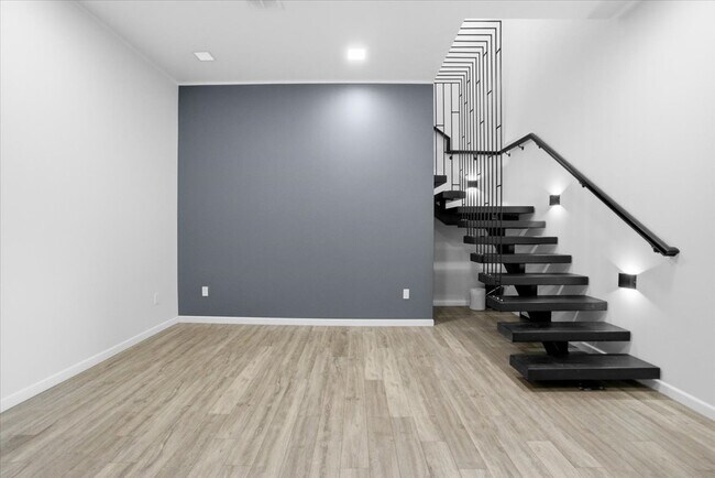 Building Photo - 16405 E Layton Ave