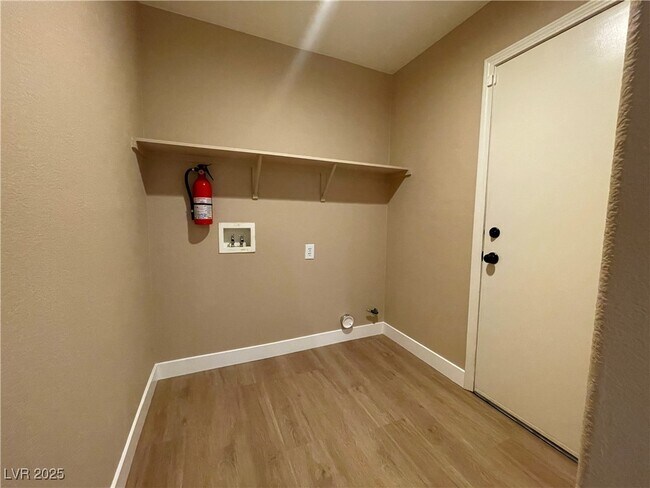 Building Photo - 7382 Elbridge Way