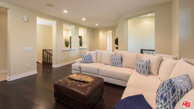 Building Photo - 25531 Prado De Oro
