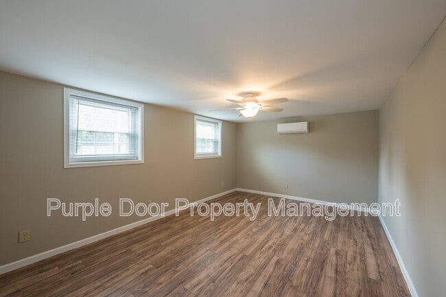 Building Photo - 2369 Brenda Dr SE