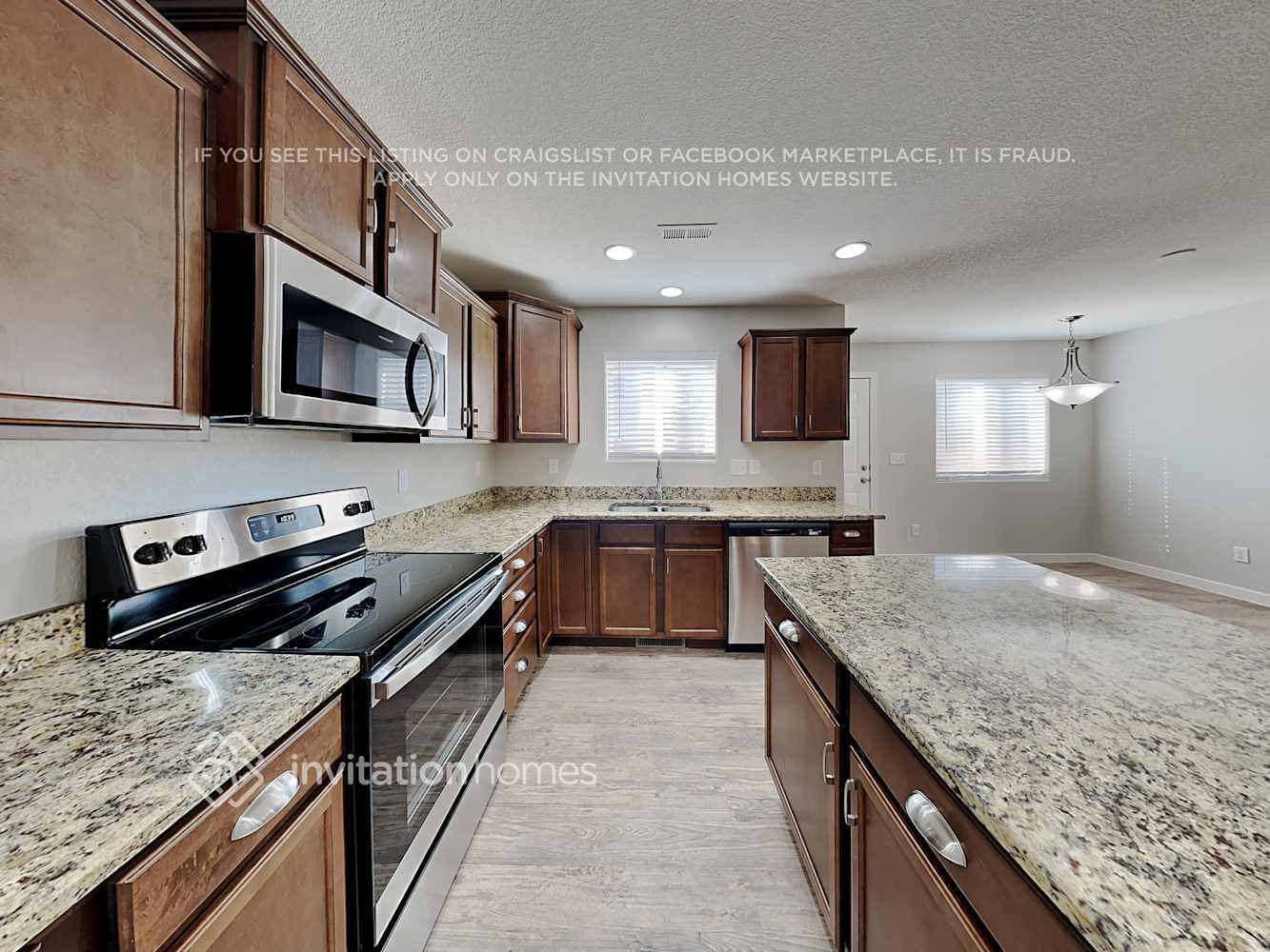 Building Photo - 4041 Creek Legend View