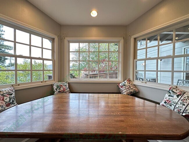 Building Photo - 108 Club Dr