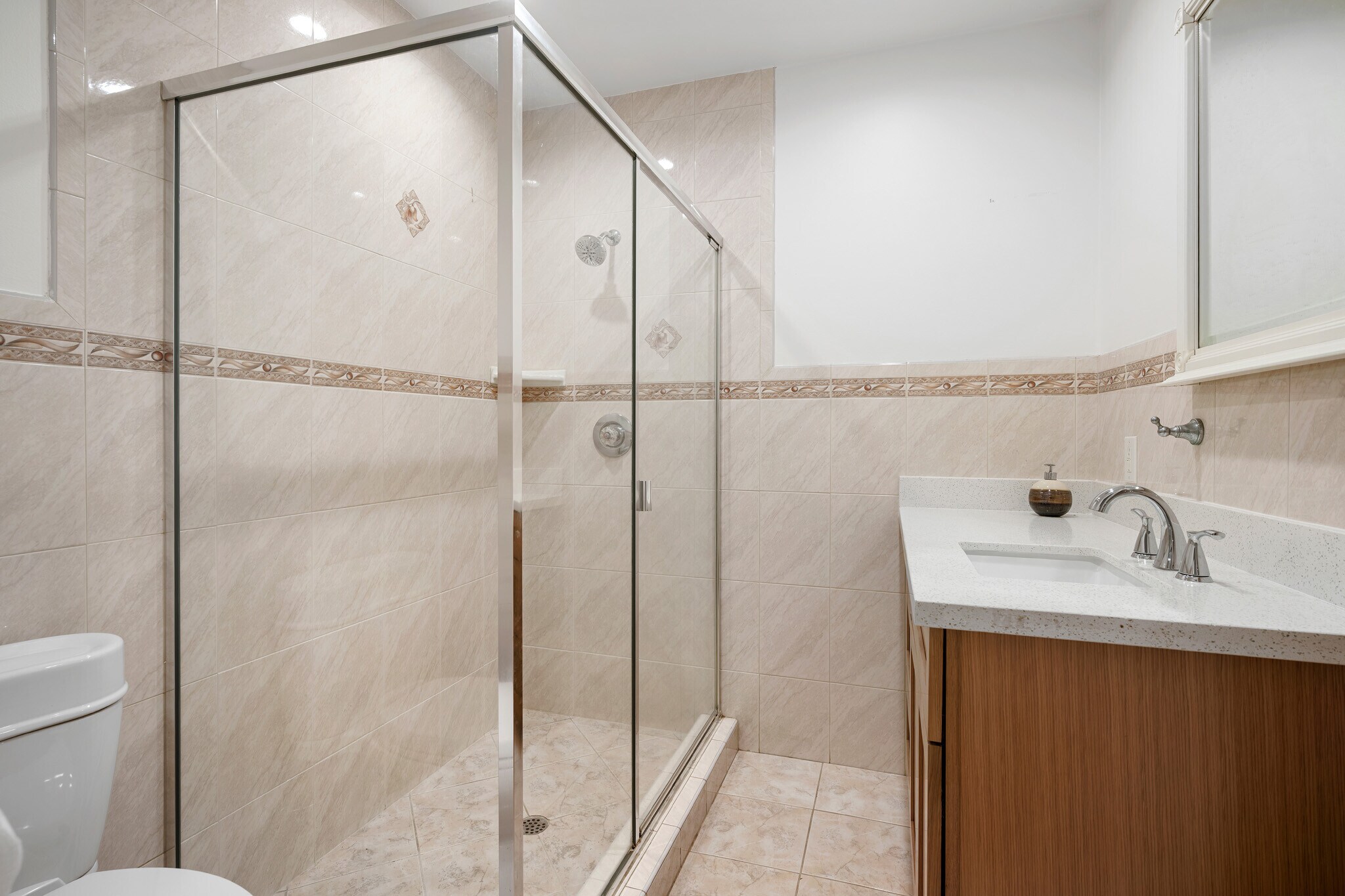 Building Photo - 1515 Glenwood Rd