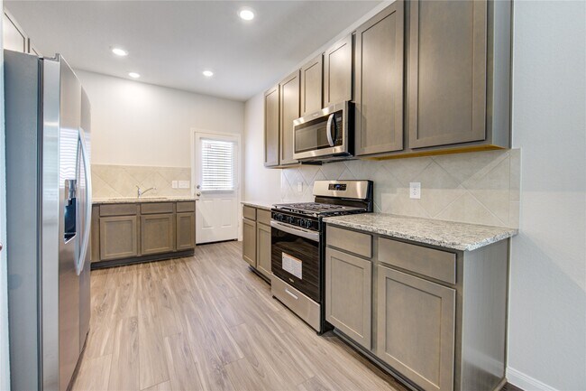 Building Photo - 13321 Burbot Dr