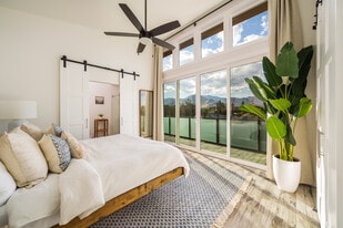 Building Photo - 823 Orondo Ave