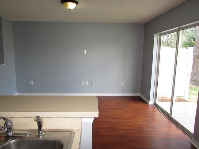 Building Photo - 8532 Edgewater Pl Blvd
