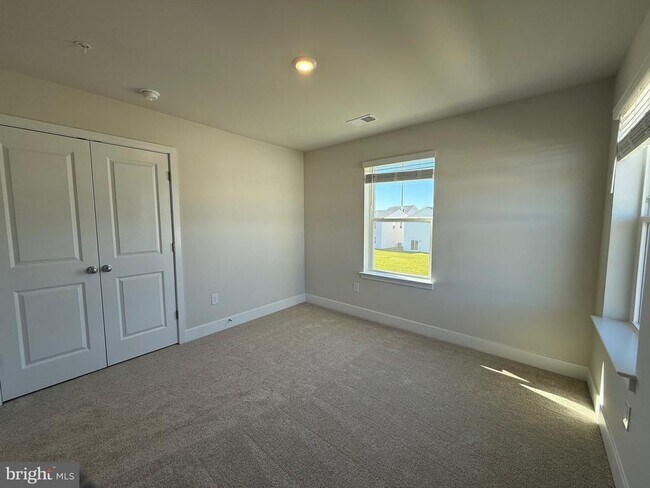 Building Photo - 1670 Lake Placid Dr