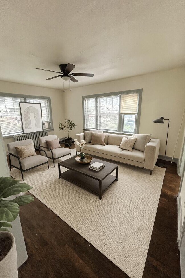 Building Photo - 3708 Summit St