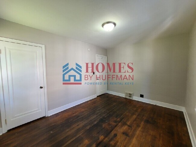 Building Photo - Two Bedroom House | 50% Off First Month