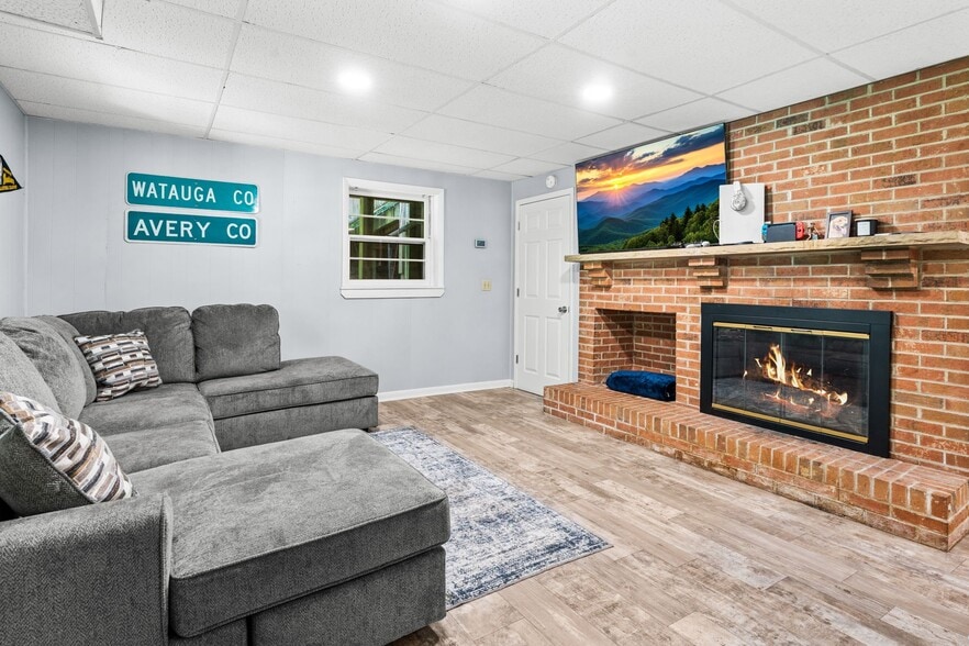 Building Photo - 864 Trojan Horse Cir