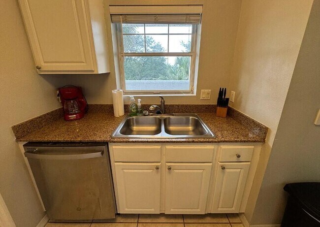 Building Photo - 4276 Calinda Ln