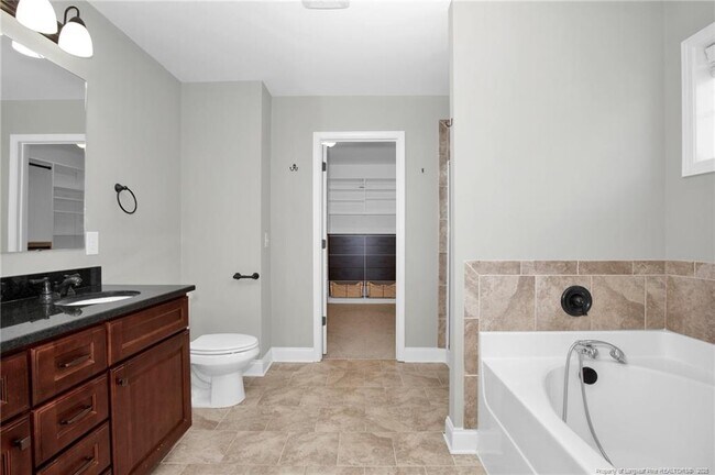 Building Photo - 110 Pinecrest Dr
