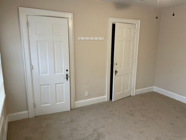 Building Photo - 2 Bedroom Apartment - Statesville Downtown