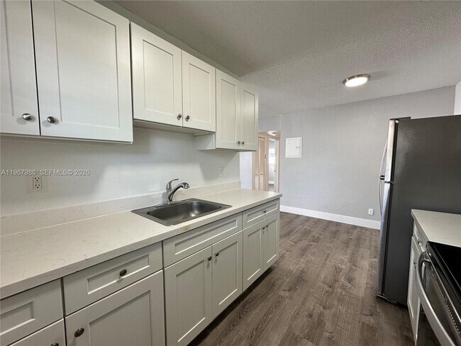 Building Photo - 3616 NE 11th Ave