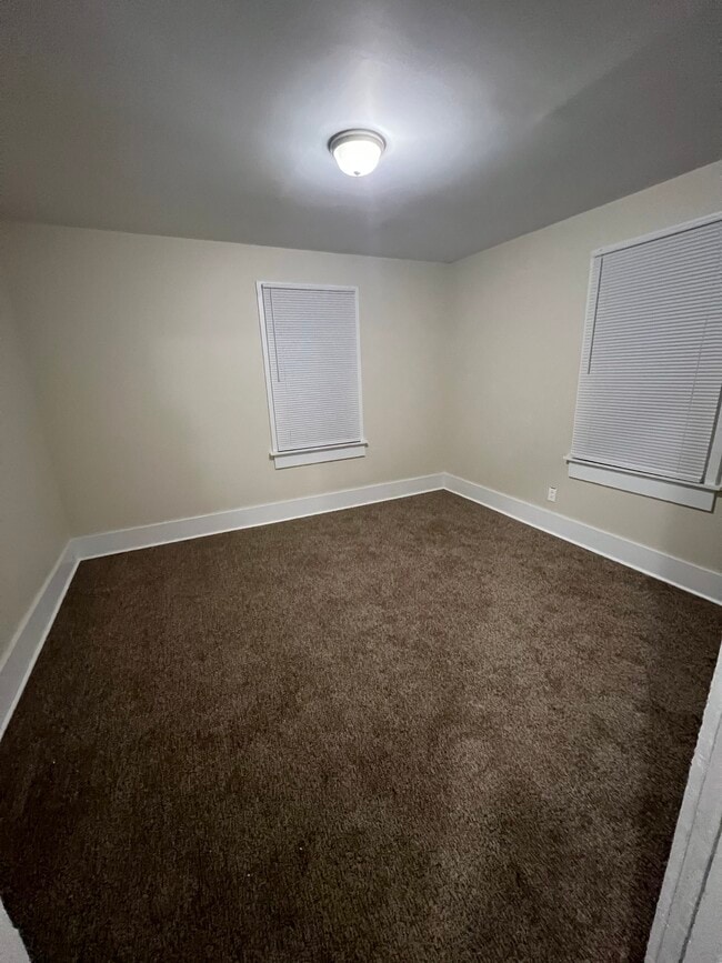 Building Photo - 104 Seward Ave