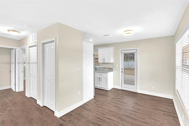 Building Photo - 20622 NW 23rd Ct