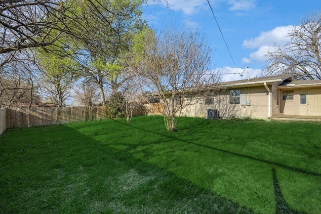 Building Photo - 4313 Bonnie Dr