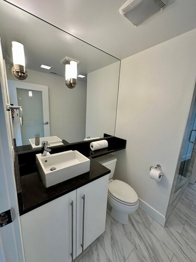 Building Photo - 1 BED | 1 BATH | DRAYTON TOWER